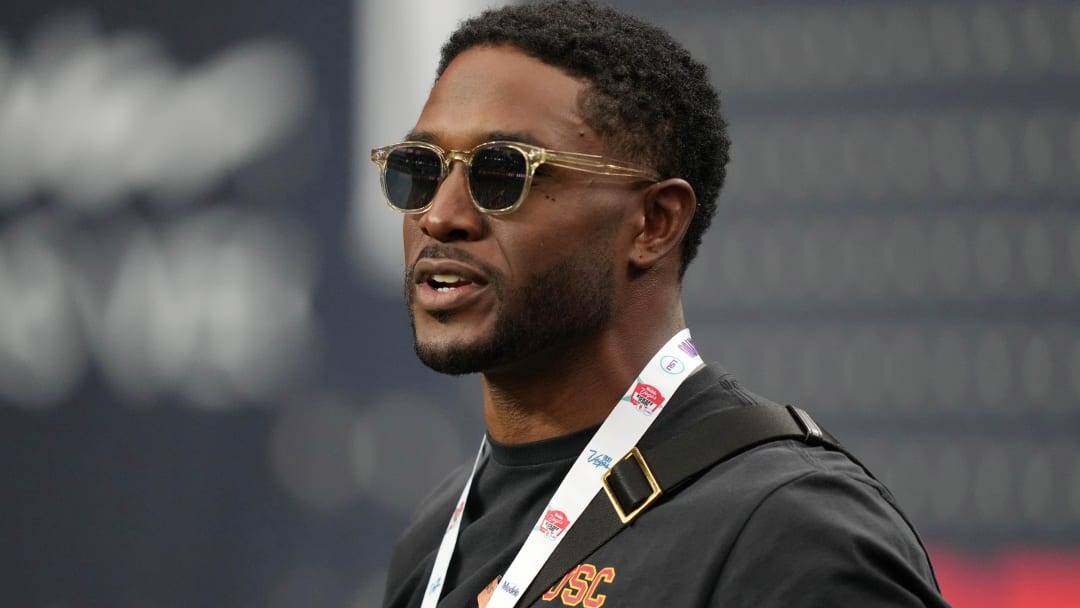 Sep 1, 2024; Paradise, Nevada, USA; Southern California Trojans former running back Reggie Bush attends the game against the LSU Tigers at Allegiant Stadium. Mandatory Credit: Kirby Lee-Imagn Images