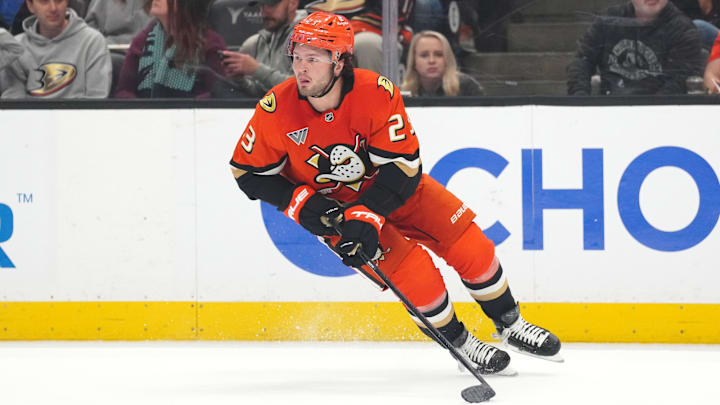 Apr 13, 2025; Anaheim, California, USA; Anaheim Ducks center Mason McTavish (23) skates with the puck against the Colorado Avalanche in the first period at Honda Center. Mandatory Credit: Kirby Lee-Imagn Images Apr 13, 2025; Anaheim, California, USA; Anaheim Ducks center Mason McTavish (23) skates with the puck against the Colorado Avalanche in the first period at Honda Center. Mandatory Credit: Kirby Lee-Imagn Images