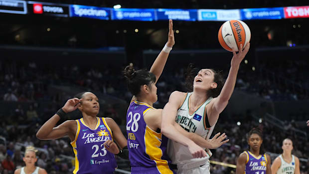 Breanna Stewart shoots against the LA Sparks