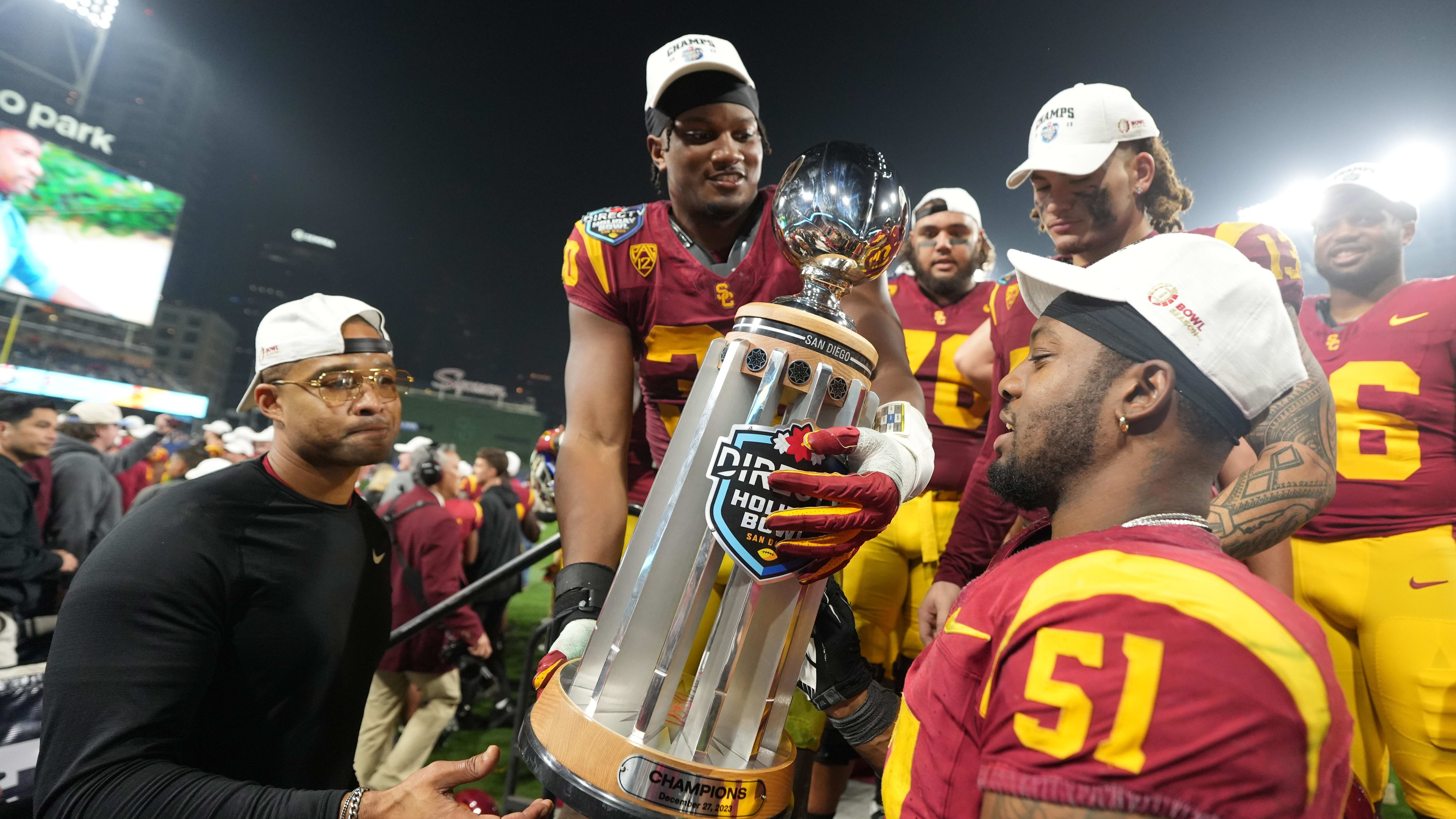 USC Football: Trojans Lose DL to Transfer Portal