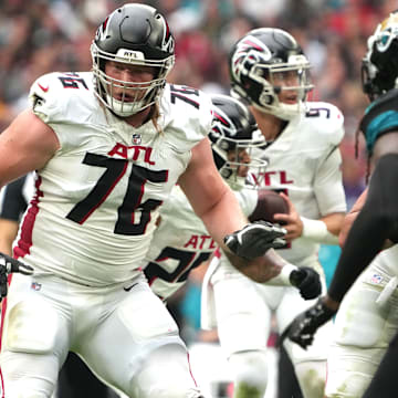 Falcons offensive tackle Kaleb McGary (76), the former Husky, has agreed to a contract extension.