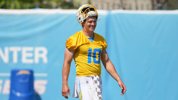 Los Angeles Chargers quarterback Justin Herbert (10) reacts during minicamp at the Hoag Performance Center.