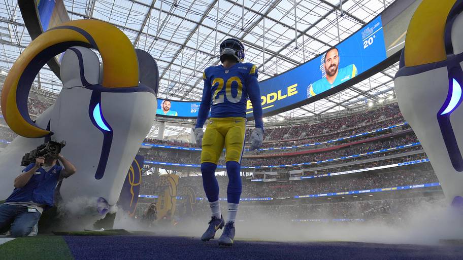 The Super Bowl he played in with the Rams would mark Eric Weddle's lone Super Bowl victory.