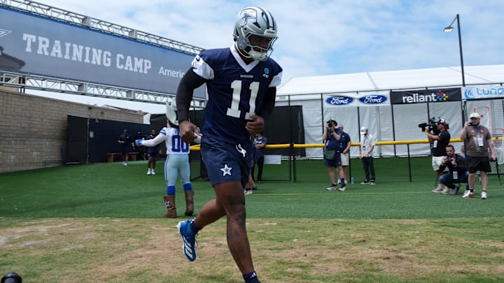 Dallas Cowboys EDGE Micah Parsons enters the field during training camp at the River Ridge Fields.
