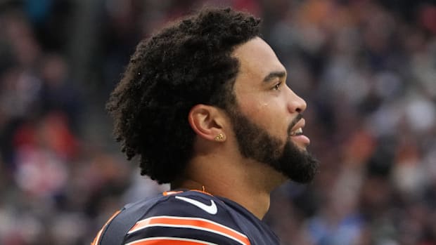 Chicago Bears quarterback Caleb Williams (18) celebrates after a touchdown 