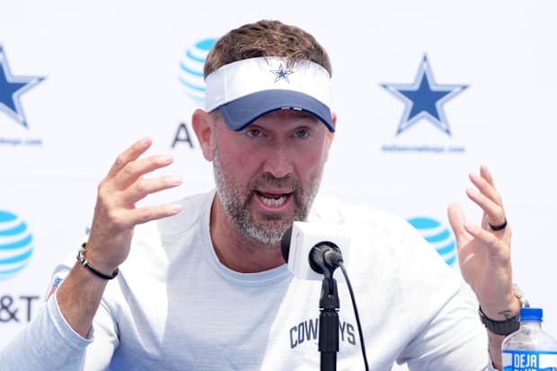 HEARTBREAK & CONTROVERSY 💔: Cowboys fall 20-24 to Eagles in a storm-delayed, referee-stained opener that spiraled out of control after Jalen Carter’s shocking antics — the Eagles DT was ejected for spitting and hurling vile insults at Dak Prescott before kickoff, leaving the Cowboys QB visibly shaken and unable to regain full focus after a one-hour weather delay. ‘We didn’t lose because Philly was better, we lost because everything — from disrespect to delays to bad calls — was stacked against us,’ Coach Schottenheimer thundered, as Cowboys Nation erupts in fury and demands answers from the league - smp