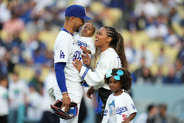 Mookie Betts' toddler has Dodgers first pitch go terribly wrong in must-see  gem