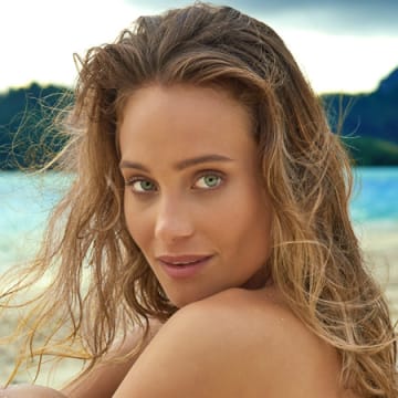 Hannah Jeter was photographed by Yu Tsai in Tahiti. 