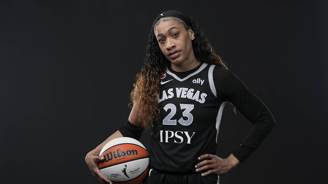 Apr 28, 2026; Las Vegas, NV, USA; Las Vegas Aces guard Chennedy Carter (23) poses for a photo during the 2026 Las Vegas Aces Media Day.Mandatory Credit: Lucas Peltier-Imagn Images Apr 28, 2026; Las Vegas, NV, USA; Las Vegas Aces guard Chennedy Carter (23) poses for a photo during the 2026 Las Vegas Aces Media Day.Mandatory Credit: Lucas Peltier-Imagn Images