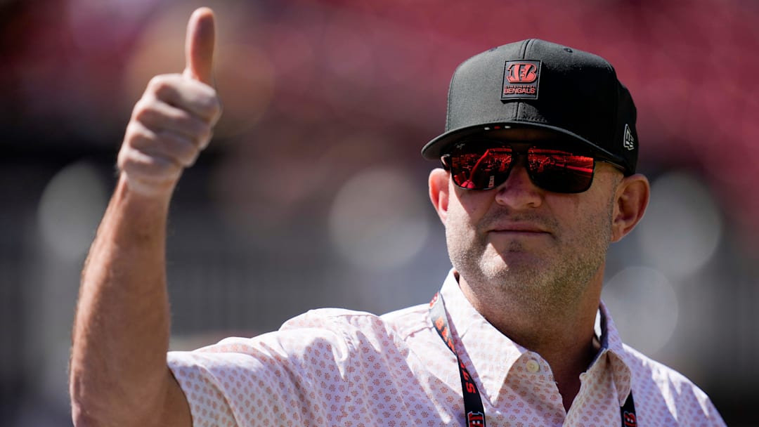 Cincinnati Bengals director of player personnel Duke Tobin gives a thumbs up during warmups before the NFL Week 1 game between the Cleveland Browns and the Cincinnati Bengals at Huntington Bank Field in Cleveland on Sunday, Sept. 7, 2025.
