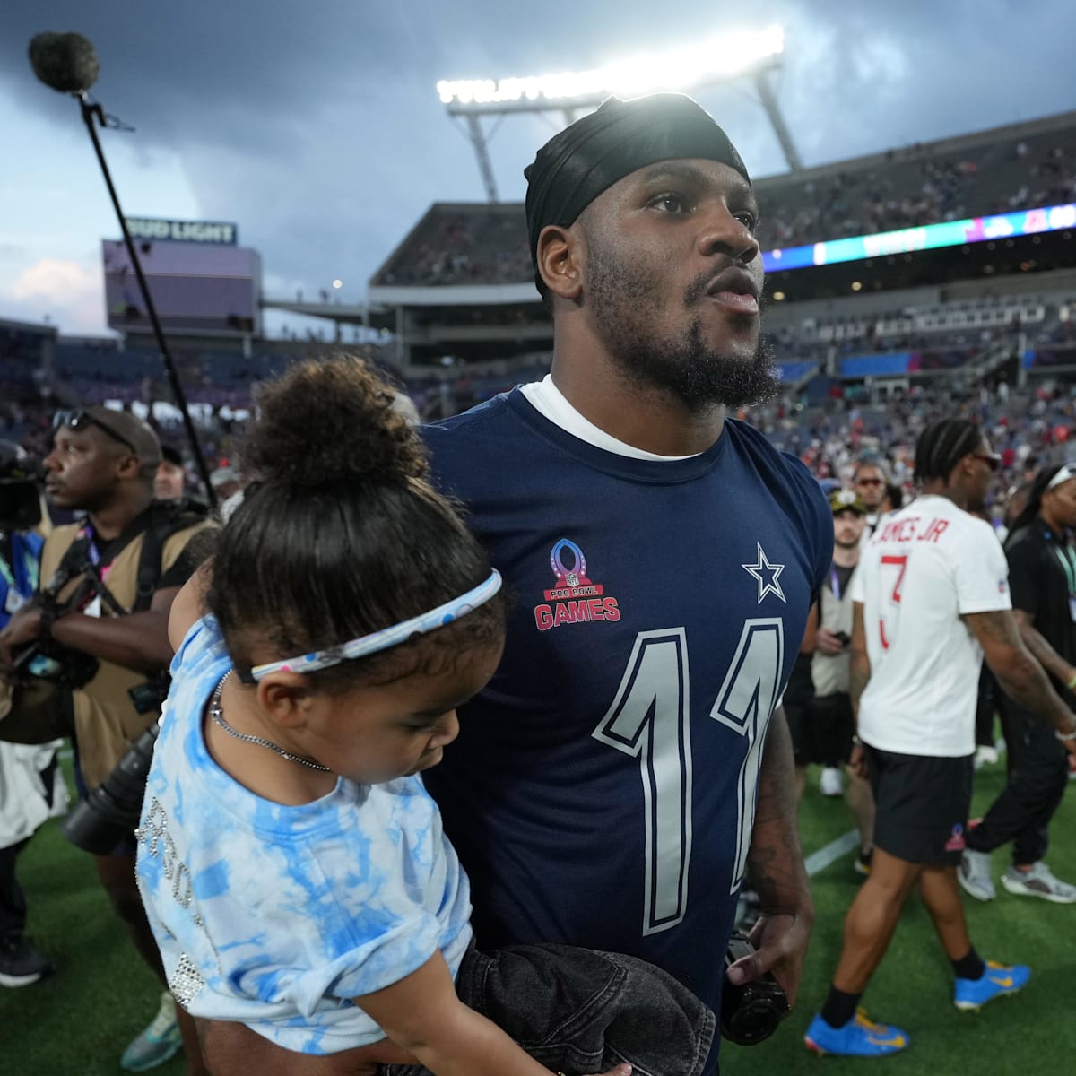 Cowboys rival quarterback gets shut down trying to recruit Micah Parsons