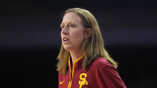 Dec 10, 2024; Los Angeles, California, USA; Southern California Trojans head coach Lindsay Gottlieb reacts in the first half 