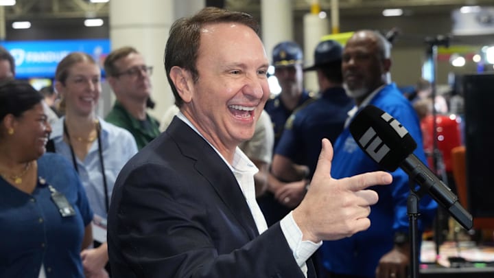 Louisiana governor Jeff Landry has inserted himself into LSU’s search for a new football coach Louisiana governor Jeff Landry has inserted himself into LSU’s search for a new football coach