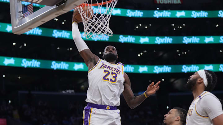Lebron 207 st outlet