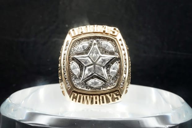 The Super Bowl 30 ring to commemorate the Dallas Cowboys 27-17 victory over the Pittsburgh Steelers in Super Bowl XXX.