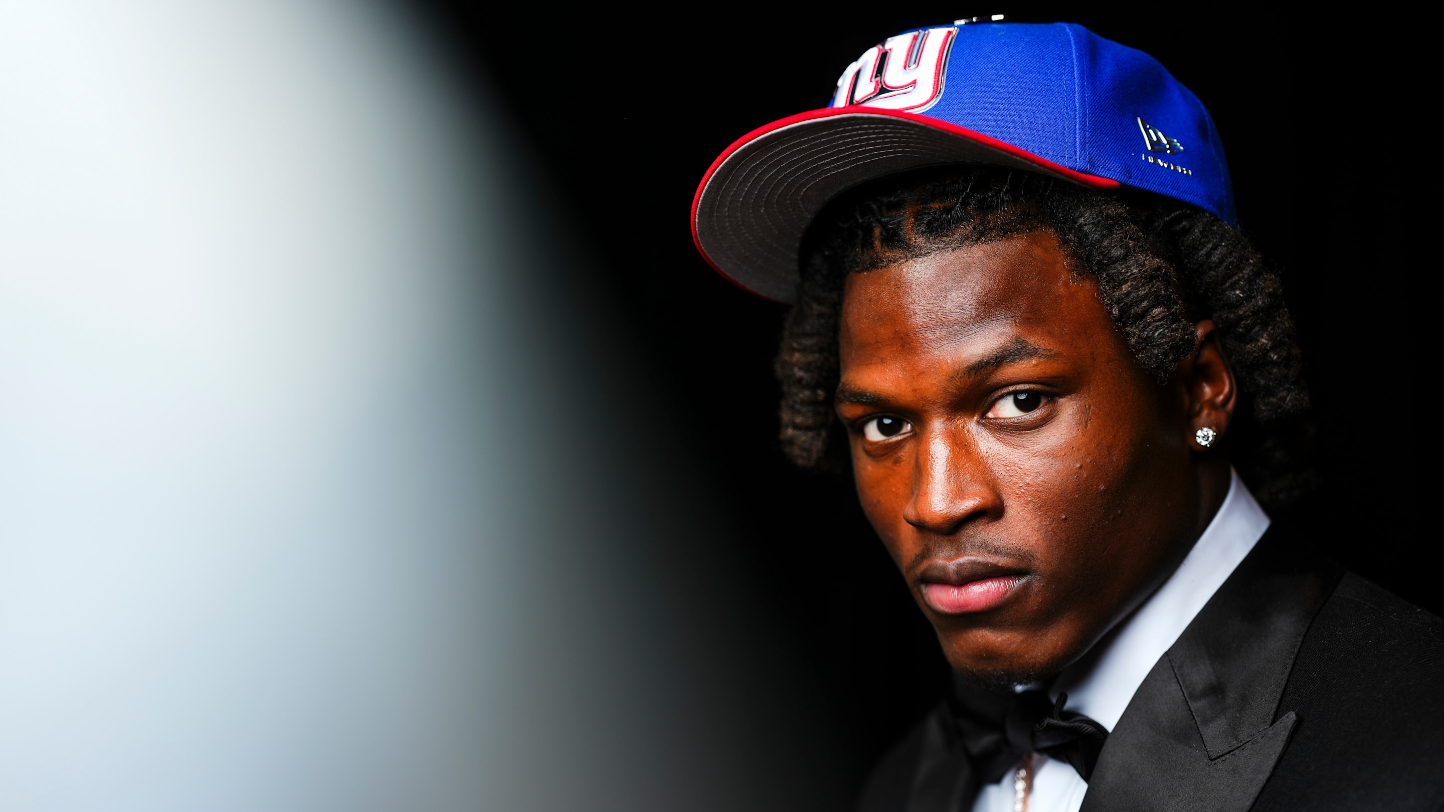 The Giants landed Jaxson Dart’s bodyguard and the draft’s best pass rusher in one night