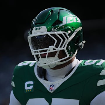 New York Jets defensive lineman Quinnen Williams (95) warms up before a game against the Carolina Panthers at MetLife Stadium, Oct 19, 2025, East Rutherford, NJ, USA.