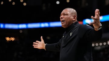 New York Knicks v Milwaukee Bucks