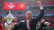 Manchester United mengambil keputusan untuk mempertahankan Erik ten Hag. Pelatih asal Belanda itu juga berpeluang memperpanjang kontraknya di Old Trafford.