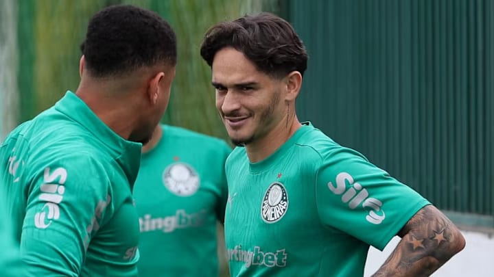 Khellven, lateral do Palmeiras