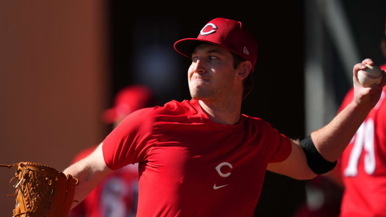 Cincinnati Reds starting pitcher Nick Lodolo (40) delivers a pitch.