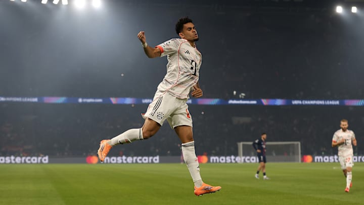 Atacante colombiano foi o nome da partida na França Atacante colombiano foi o nome da partida na França