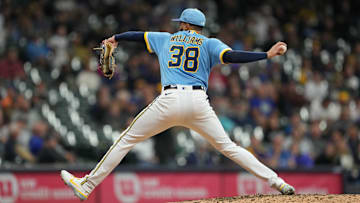 Miami Marlins v Milwaukee Brewers