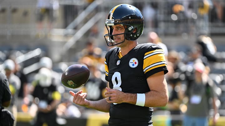 Aaron Rodgers has already endeared himself to his Pittsburgh Steelers teammates. Aaron Rodgers has already endeared himself to his Pittsburgh Steelers teammates.