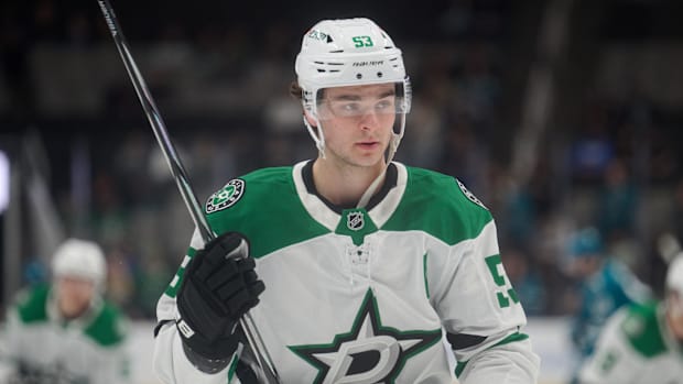 Dallas Stars forward Wyatt Johnston warms up before a game against the San Jose Sharks