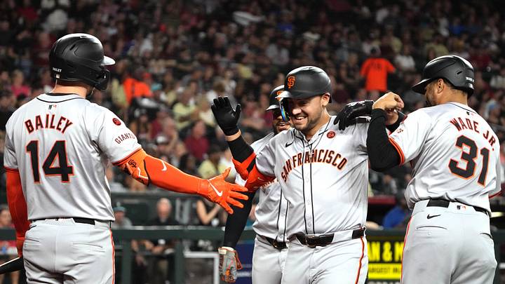 Hàng công của San Francisco Giants đến quá muộn để cứu vãn mùa giải