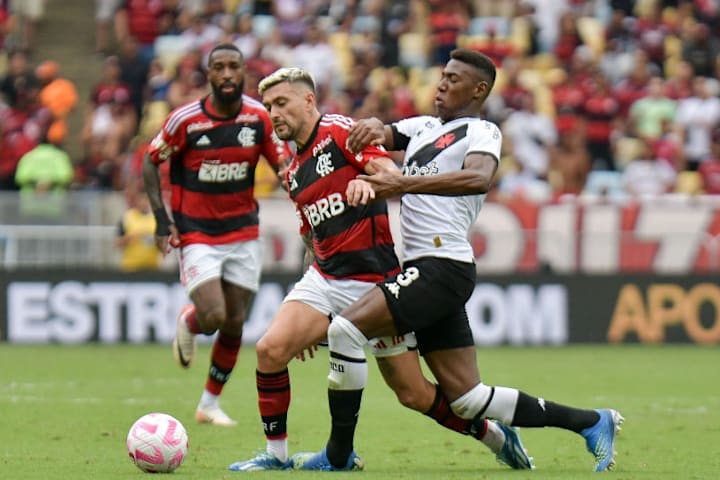 Giorgian De Arrascaeta, Léo Pelé