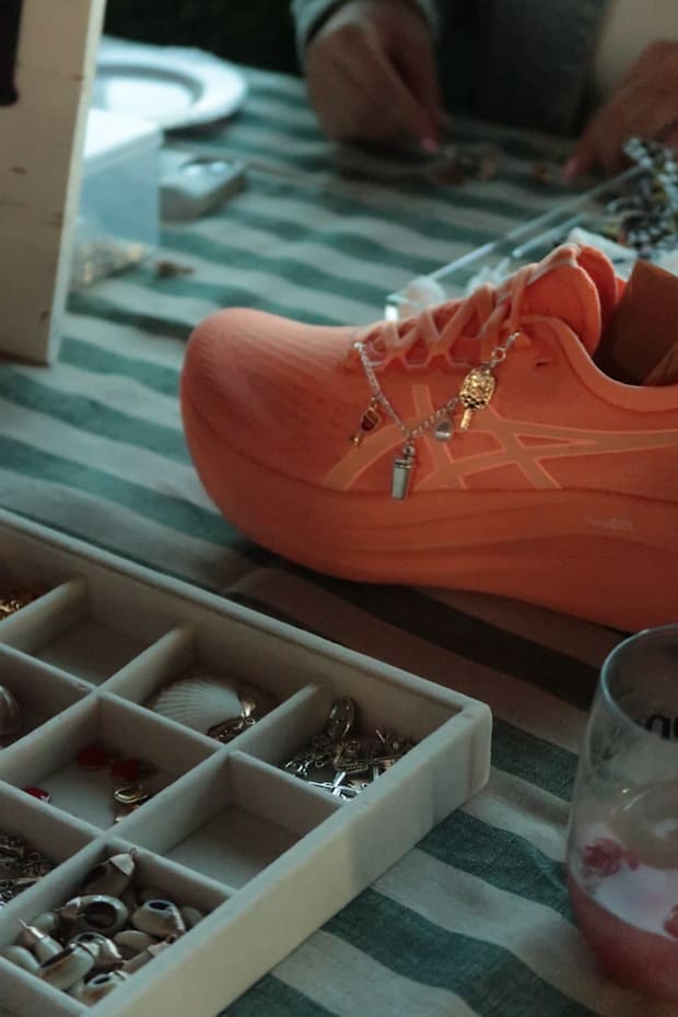 ASICS charm bar
