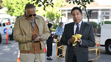 THE PAPER -- Episode 108 -- Pictured: (l-r) Duane Shepard Sr. as Barry, Oscar Nunez as Oscar 