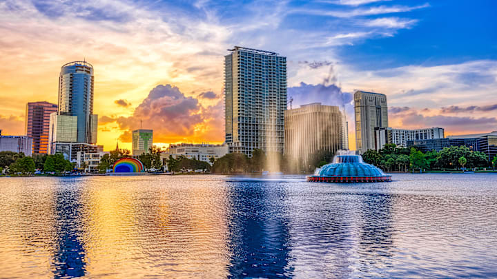 Lake Eola and the Orlando Skyline are must-sees if you visit Orlando, Florida.