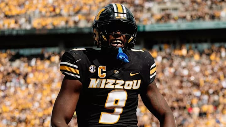 Missouri Defensive End Zion Young Missouri Defensive End Zion Young