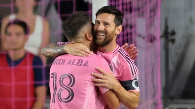 Lionel Messi, Jordi Alb