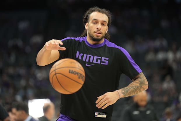 Guard de Sacramento Kings Devin Carter (22)