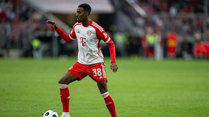 FC Bayern München v FC Augsburg - Bundesliga