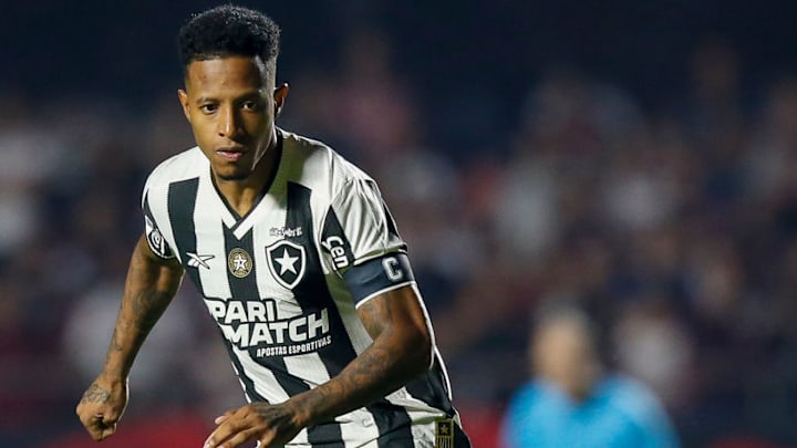 Tchê Tchê, meio-campista do Botafogo em 2024