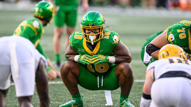 Serene 2026 Nfl Combine: Oregon's Kenyon Sadiq Runs Fastest 40 By Tight End Since At Least 2003 Capture in 4K Serene 2026 Nfl Combine: Oregon's Kenyon Sadiq Runs Fastest 40 By Tight End Since At Least 2003 Capture in 4K