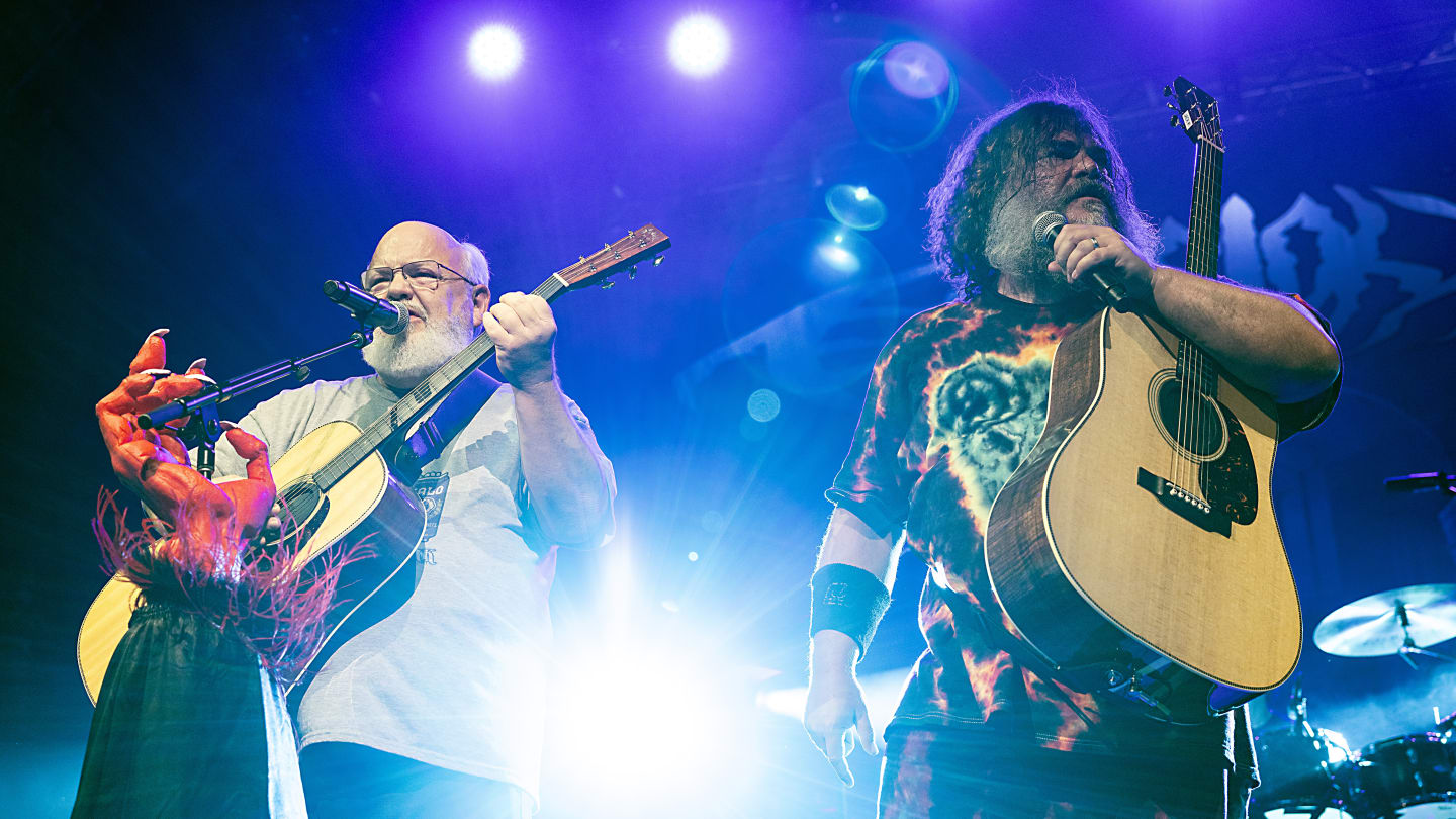 Тур Tenacious D отменен из-за спорной шутки: Кайл Гасс вызвал негативную реакцию высказыванием Трампа в Сиднее