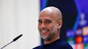 Pep Guardiola en conférence de presse pour Manchester City