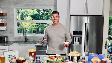 Jesse Palmer partners with Heluva Good! to launch a French Onion Beer with Harpoon Brewery