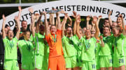 Auch diese Saison will Wolfsburg wieder die Meisterschale in die Luft recken - allerdings ohne Almuth Schult, die in die USA gewechselt ist