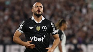 Arthur Cabral deve ser um dos titulares do Botafogo contra o Bahia