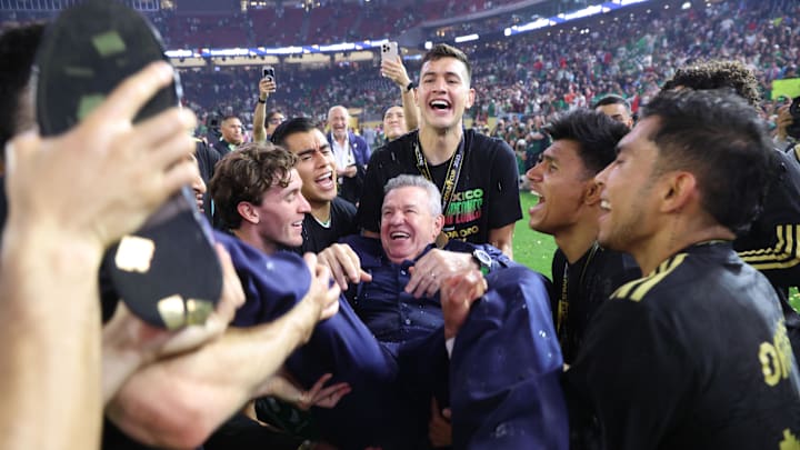 Mexico's National Team Manager Revives Legendary Dance Move to Celebrate Gold Cup Victory