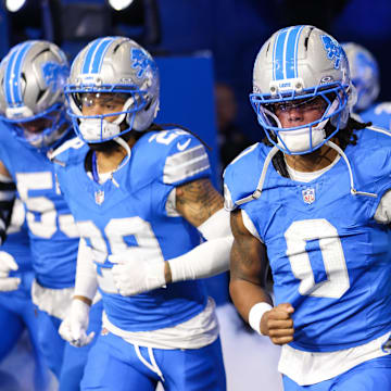 Jahmyr Gibbs and the Lions look to bounce back against Washington in Week 10.