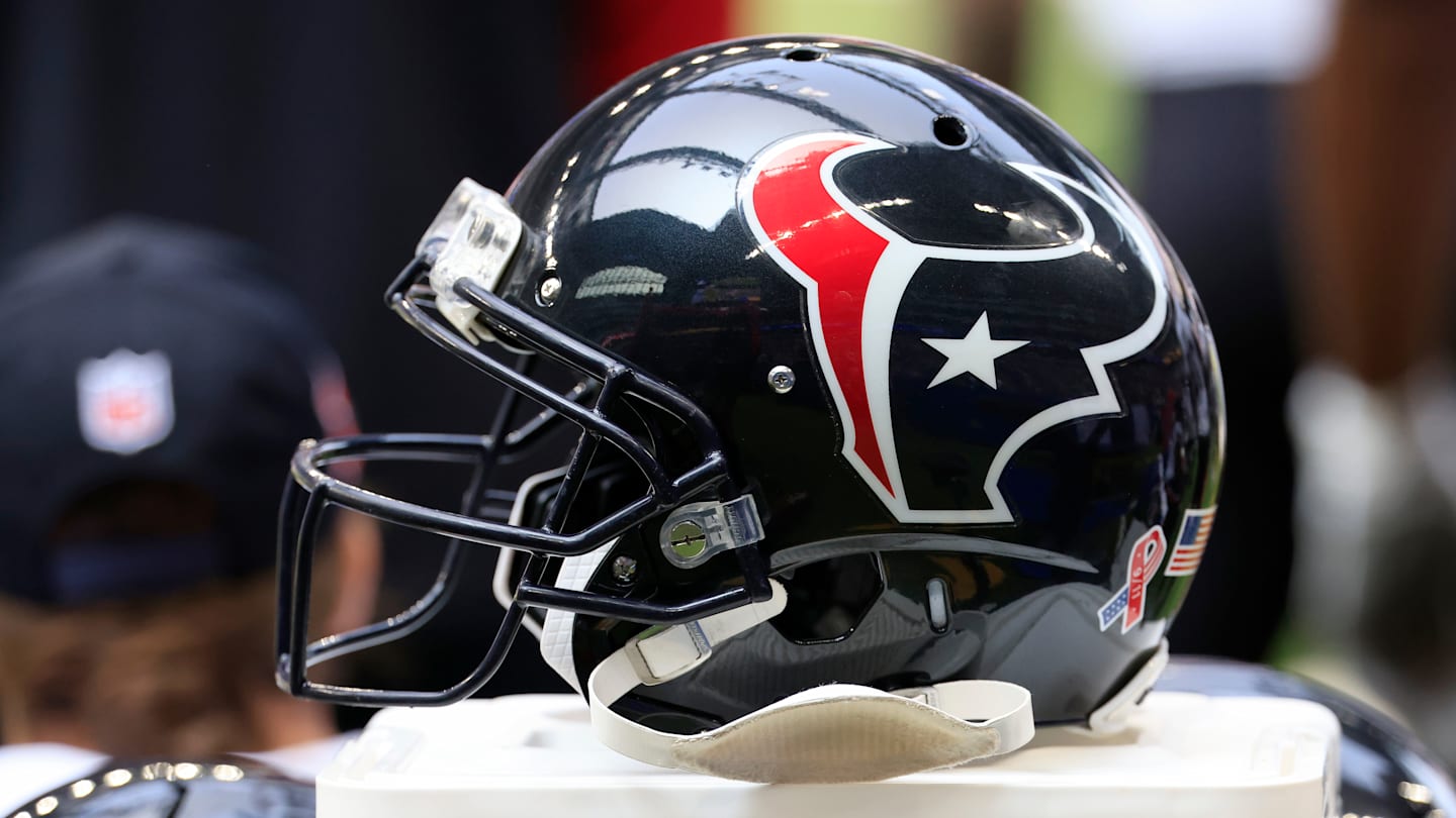 テキサンズ、2025年NFLモックドラフトで不可解なRB指名でOLを無視