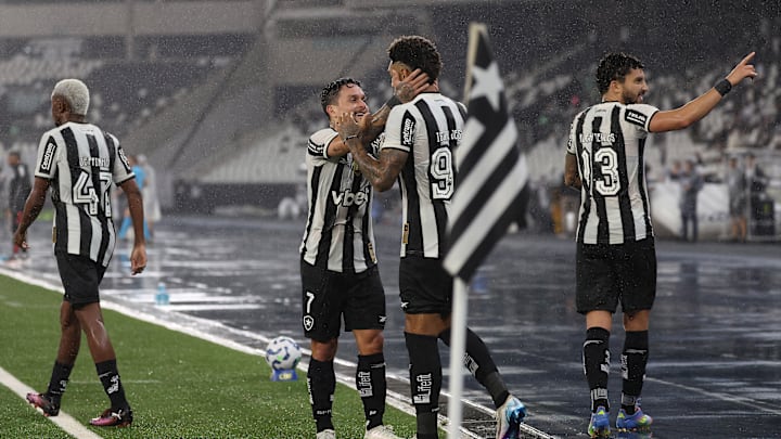 Botafogo venceu o Internacional no Nilton Santos Botafogo venceu o Internacional no Nilton Santos