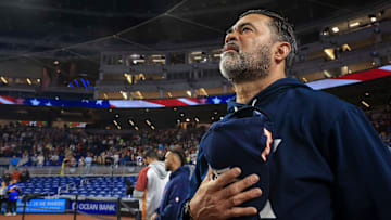 Los Medias Blancas deben contratar a Ozzie Guillén